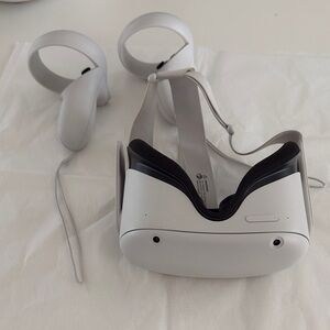 Oculus Quest 2 VR Headset with Controllers